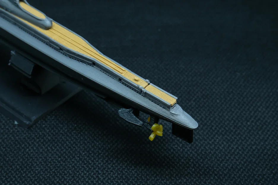 Mô hình tàu ngầm tuần dương Surcouf (tỷ lệ 1:625) - Image 8