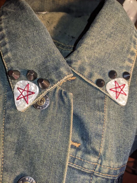 Bộ khuôn (jig) khoan lỗ cho miếng gảy đàn (dùng để đính vào áo battle jacket) - Image 2