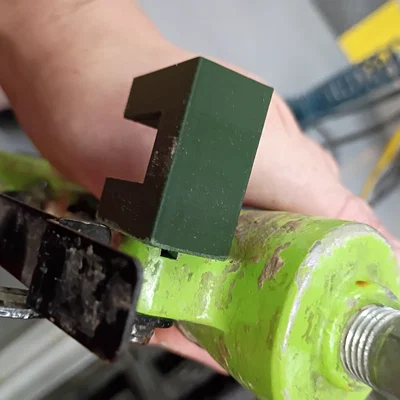 Móc treo dụng cụ (Tool hanger)