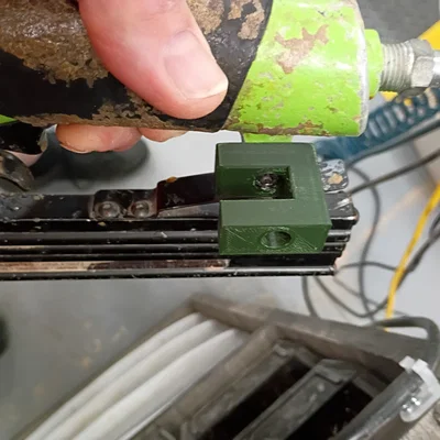 Móc treo dụng cụ (Tool hanger)
