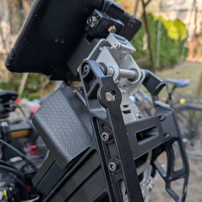 Aprilia Tuareg 660 – Thanh Gia Cố Tháp (Tower Reinforcement)