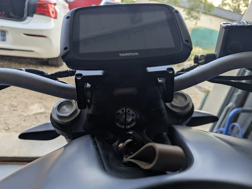 Giá đỡ GPS TomTom Rider 550 cho Ducati Monster 821 2016 - Image 2