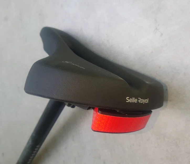 Giá gắn ẩn "UGREEN Finder Pro" dưới yên xe "Selle Royal" dùng hệ thống ICS - Image 1