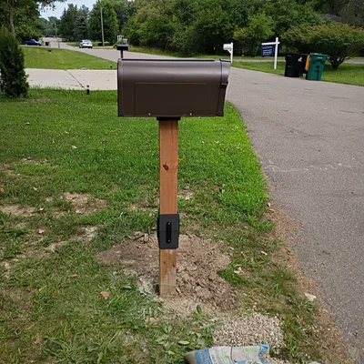 Thiết bị bảo vệ cột thùng thư Mailbox post saver V1