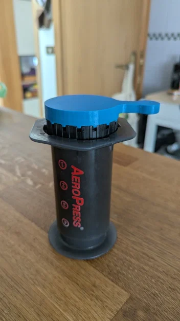 Dụng cụ mở nắp lọc cà phê AeroPress - Image 2
