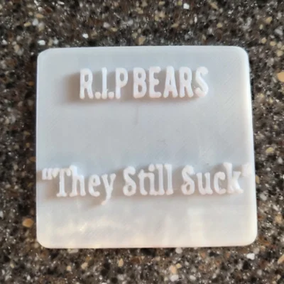 Biển hiệu trang trí 3D R.I.P BEARS - They Still Suck