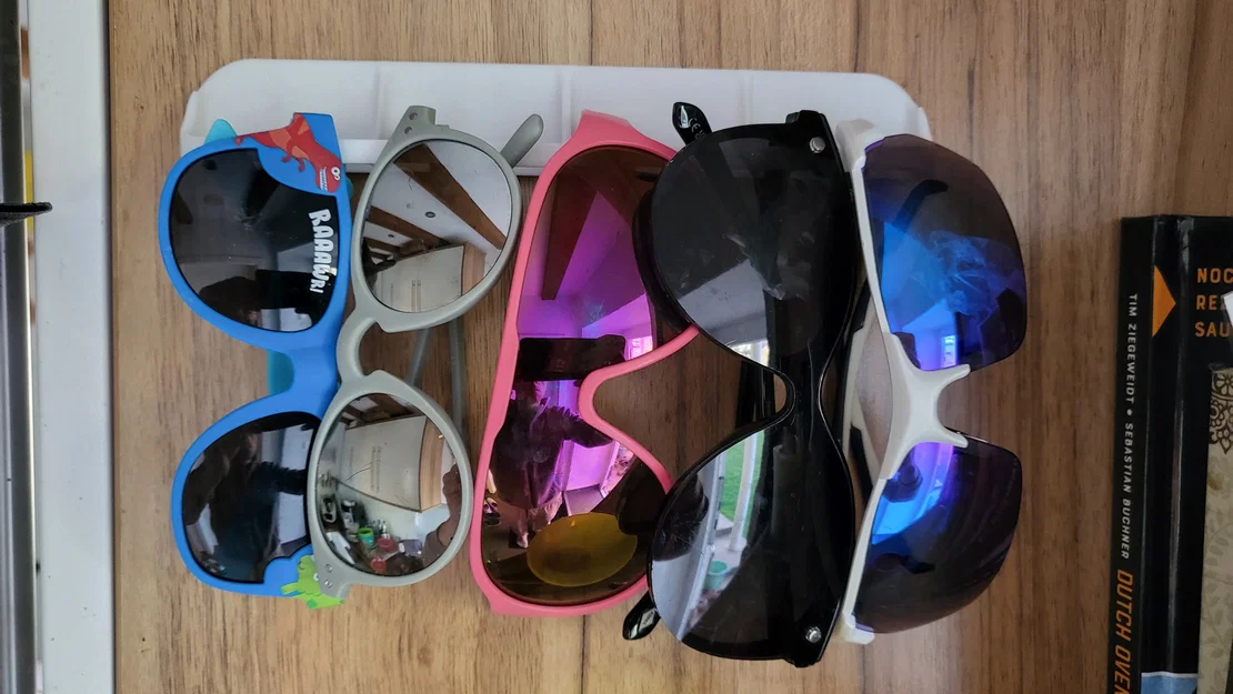 Giá treo kính tiện lợi (Glasses holder) - Image 2