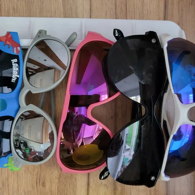 Giá treo kính tiện lợi (Glasses holder)