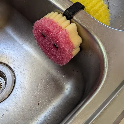 Giá đỡ đôi Scrub Daddy cho bồn rửa bát