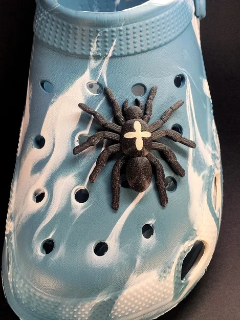 Spider on Crocs - Nhện gắn dép Crocs - Image 2