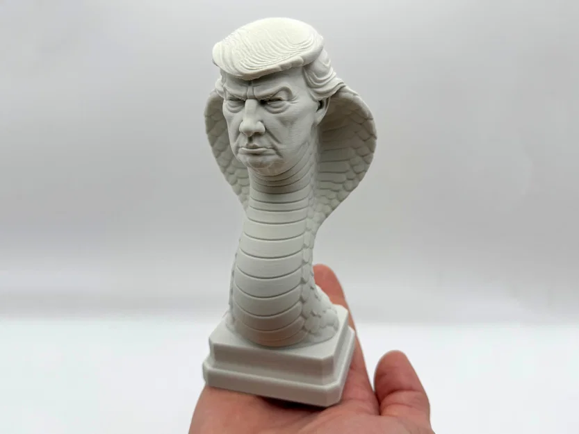 Mô hình Cobra Trump độc đáo - Image 1