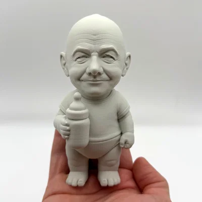 Infant-ino – Mô hình ông trùm bóng đá phiên bản nhí