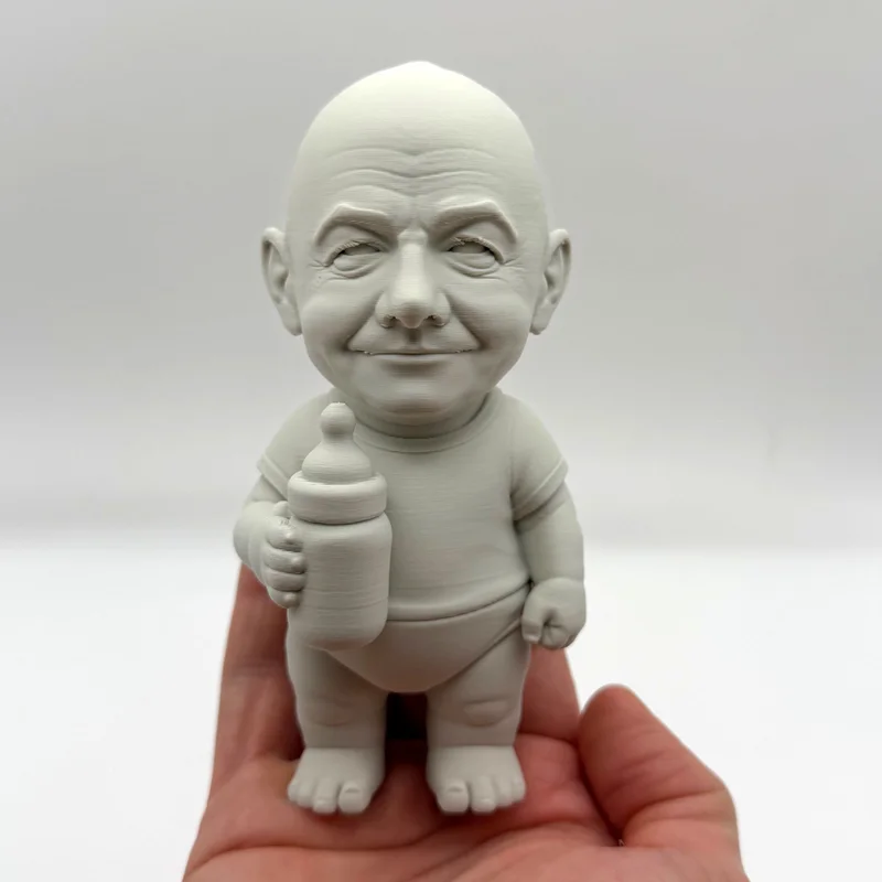 Infant-ino – Mô hình ông trùm bóng đá phiên bản nhí