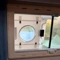 Bộ chuyển đổi ống thoát khí máy lạnh cho cửa sổ trượt xe motorhome Seitz - Thumbnail 1