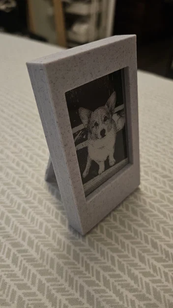 Khung ảnh kiểu Polaroid kèm chân chống cho màn hình E-ink NFC 2.7 inch - Image 1