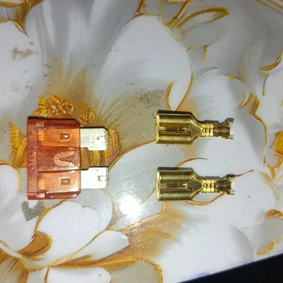 Giá đỡ cầu chì ô tô tiện dụng - Thiết kế 3D dễ lắp đặt