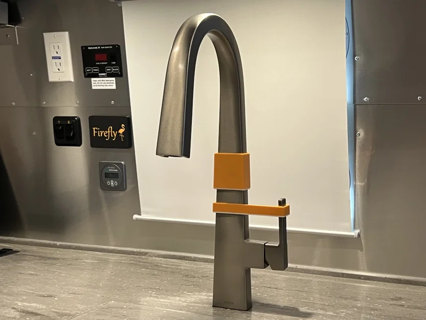 Bộ giá đỡ tay cầm và đầu vòi nước Airstream - Image 1
