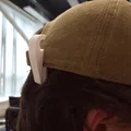 Dụng cụ mở nắp chai mini kẹp vành nón, dây lưng siêu tiện lợi - Thumbnail 4