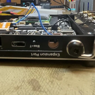Giá đỡ công tắc cho Clockwork Pi u-console và NVMe board (hackergadgets)