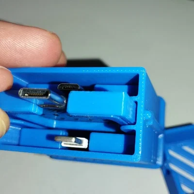 Hộp đựng cho bộ chuyển đổi kiểm tra chân cắm Lightning / USB-C / Micro-USB OSS Team