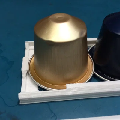 Giá treo tường đựng viên nén Nespresso nhỏ gọn
