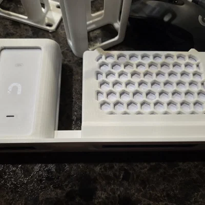 Khung gắn tủ rack 10-inch cho Unifi PoE+ Injector và Flex Mini 2.5G