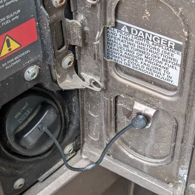 Dây treo nắp bình xăng cho xe Mercedes Benz Sprinter (Dodge & Freightliner)