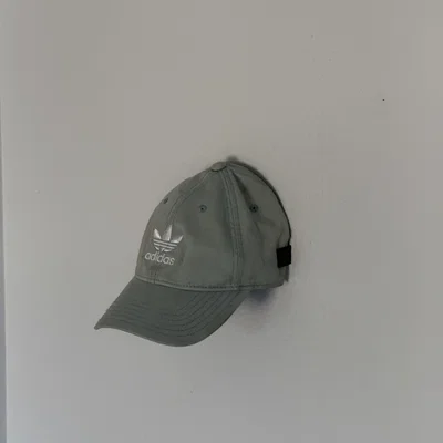 Giá Treo Mũ Gắn Tường (Wall-Mounted Hat Display)