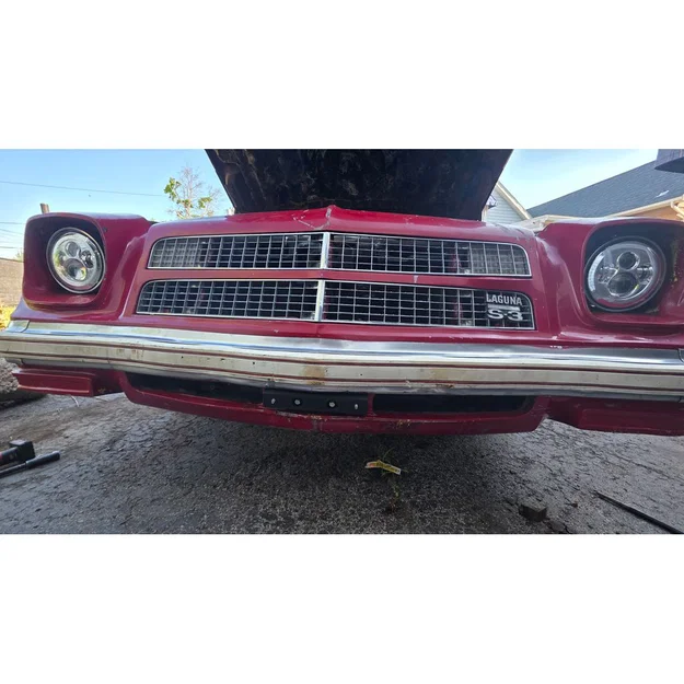 Giá đỡ bảng số xe Chevelle Laguna S-3 đời 1975/76 - Image 1