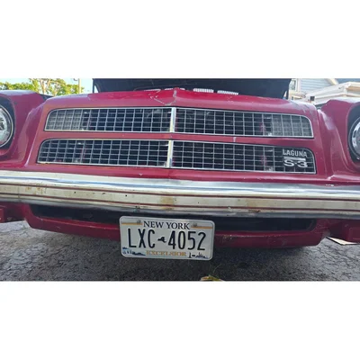 Giá đỡ bảng số xe Chevelle Laguna S-3 đời 1975/76