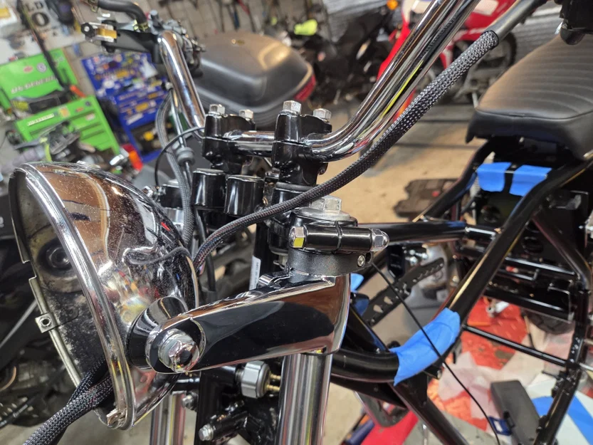Giá đỡ xi nhan xe máy 36mm cho Kawasaki H1 H2 Z1 900 - Image 3