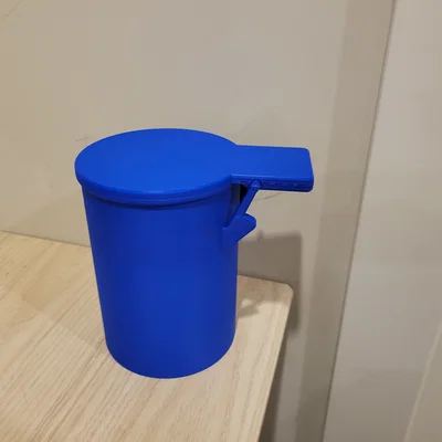Thùng rác để bàn in 3D có nắp đậy đóng mở tiện lợi