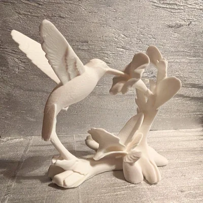 Mô hình chim ruồi (Hummingbird Figurine)