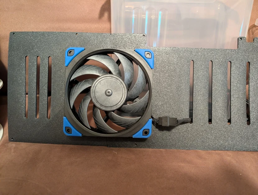 Bản remix ngàm gắn quạt Noctua cho bo mạch chủ Qidi Xmax3 - Image 1