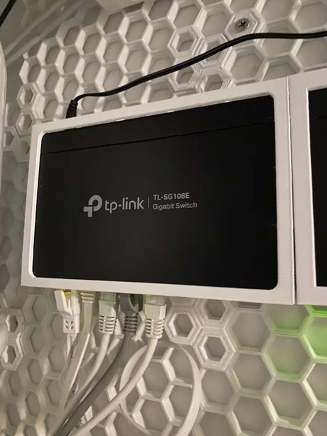 Giá đỡ treo tường hoặc để bàn cho TP-LINK TL-SG108E - Image 2