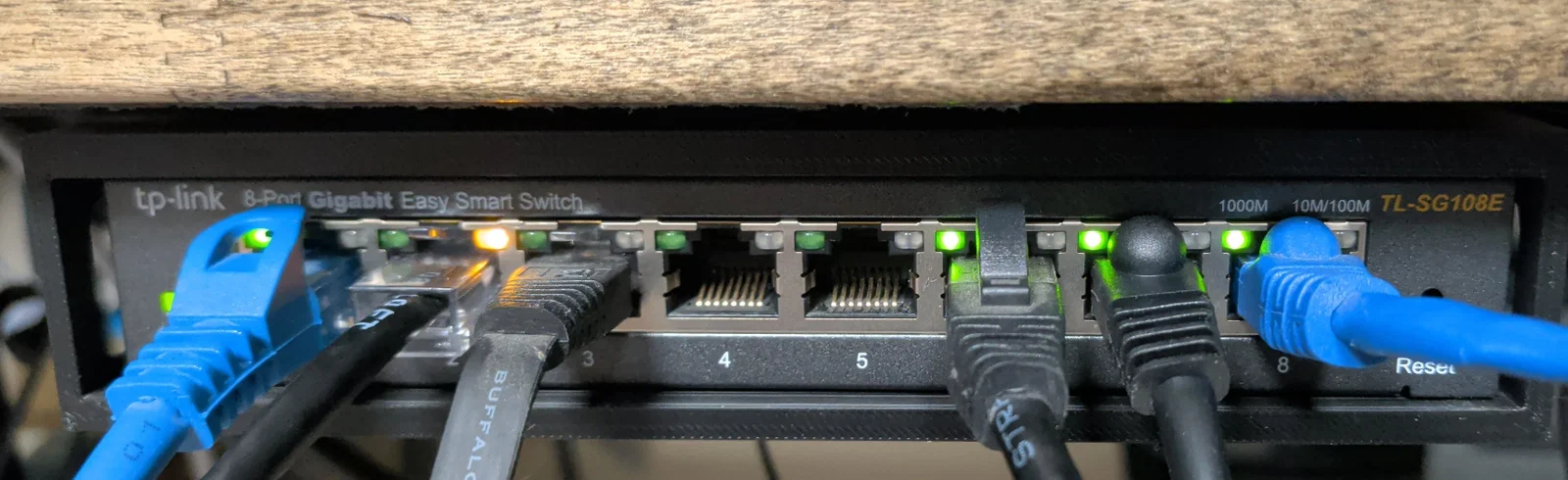 Giá đỡ treo gầm bàn cho switch TP-LINK TL-SG108E - Thiết kế gọn gàng - Image 1