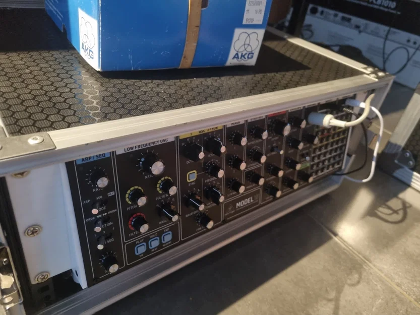 Pad gắn Rack 19 inch cho Behringer Model 15 - Image 3