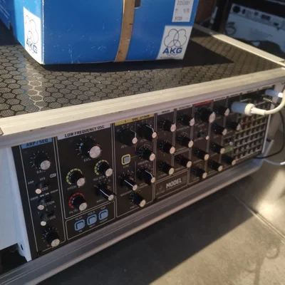 Pad gắn Rack 19 inch cho Behringer Model 15