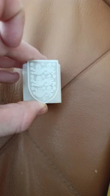 Vòng giữ khăn quàng Woggle họa tiết đội tuyển Anh in 3D - Image 2