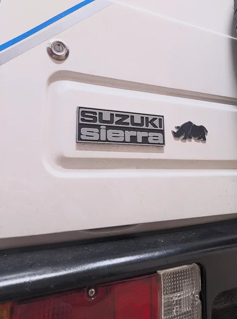 Mẫu in 3D logo đuôi xe Suzuki Sierra (Suzuki Sierra Rear Emblem) - Image 1