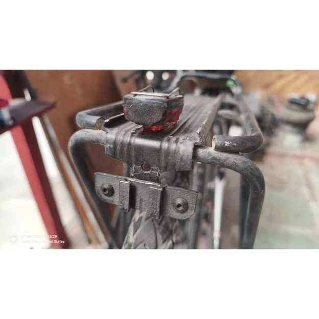 Ngàm gắn đèn hậu Blackburn Flea cho baga Topeak - Image 1