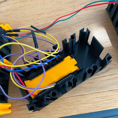 MakerDock: Nền tảng phát triển dạng mô-đun lắp ghép cho ESP… 5