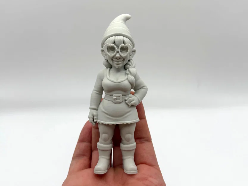 Love Glasses Gnome - Chú lùn đeo kính trái tim siêu dễ thương - Image 1