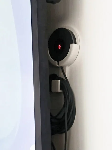 Giá treo micro và cáp Logitech Meetup in 3D gọn gàng - Image 4