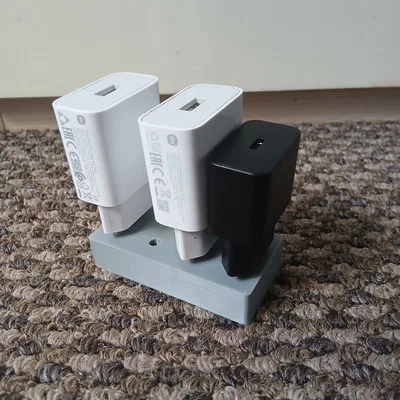 Đế giữ củ sạc 3D tiện lợi cho bàn làm việc gọn gàng