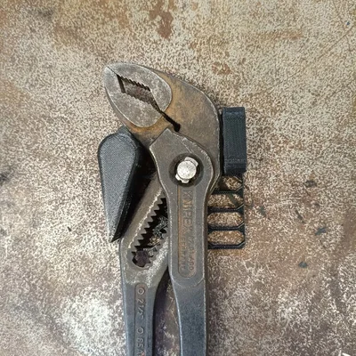 Giá treo kìm Knipex Cobra gắn tường hoặc Pegboard tiện lợi