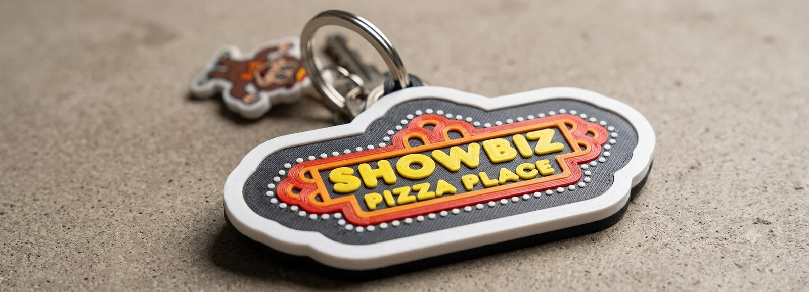 HypeTag — Móc khóa / Mặt dây chuyền ShowBiz Pizza - Image 2