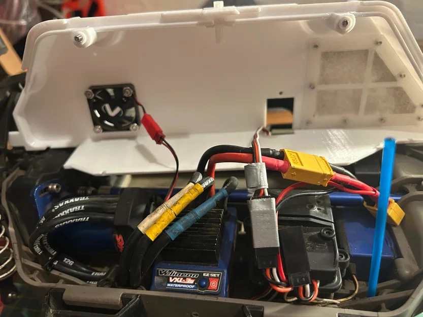 Nắp chắn bụi Traxxas Slash LCG 4WD - Image 2