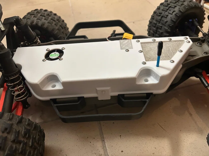 Nắp chắn bụi Traxxas Slash LCG 4WD - Image 3