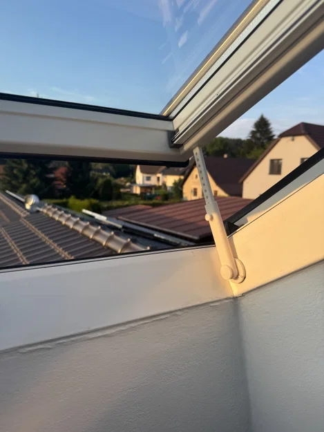 Thanh giữ cửa sổ mái (Roof window holder) - Image 1